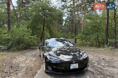 Лифтбек Tesla Model S 2016 в Киеве