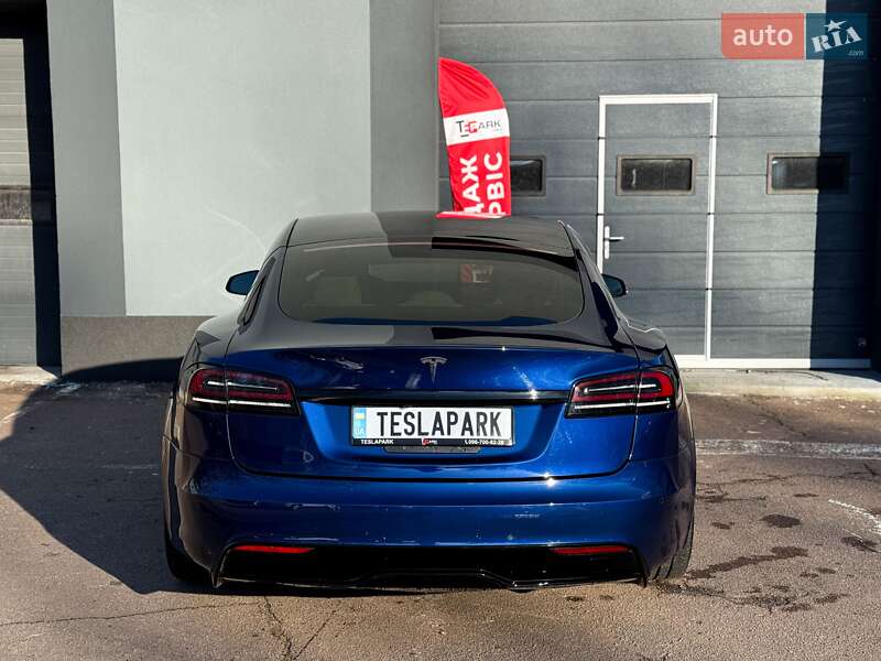 Лифтбек Tesla Model S 2022 в Киеве