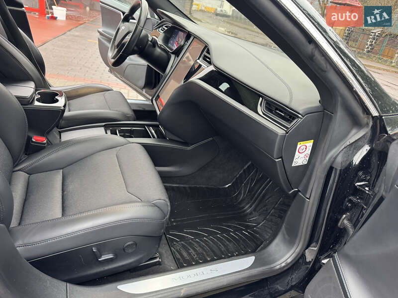 Лифтбек Tesla Model S 2019 в Радивилове