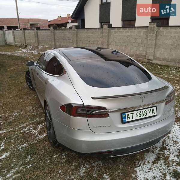 Лифтбек Tesla Model S 2013 в Ивано-Франковске фото 28 Лифтбек Tesla Model S 2013 в Ивано-Франковске