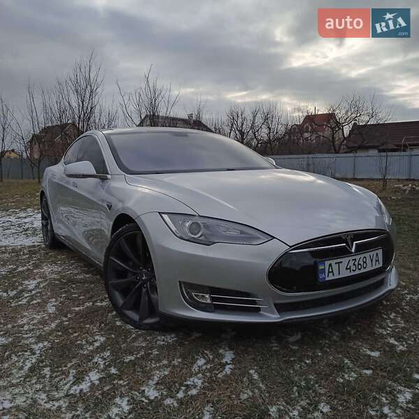Лифтбек Tesla Model S 2013 в Ивано-Франковске фото Лифтбек Tesla Model S 2013 в Ивано-Франковске