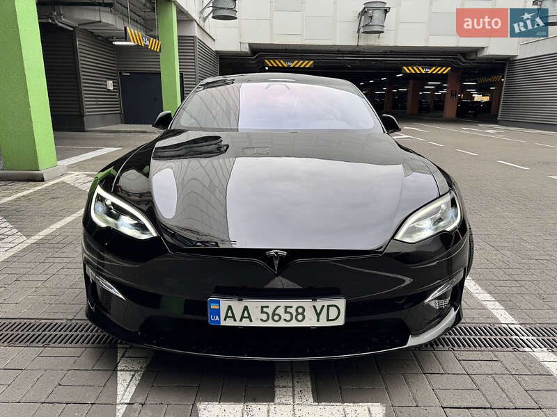 Лифтбек Tesla Model S 2024 в Киеве