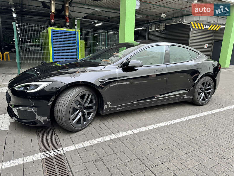 Лифтбек Tesla Model S 2024 в Киеве