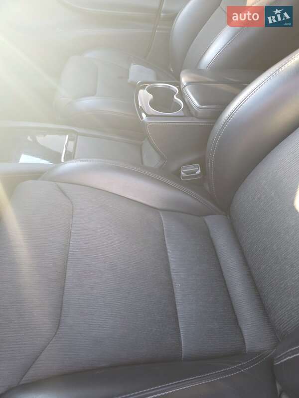 Лифтбек Tesla Model S 2017 в Киеве фото 29 Лифтбек Tesla Model S 2017 в Киеве