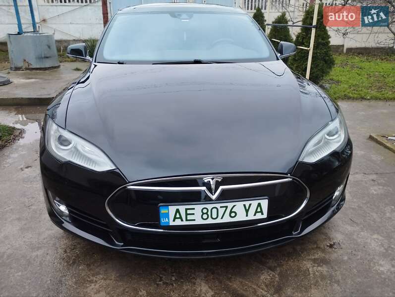 Лифтбек Tesla Model S 2015 в Кривом Роге фото 5 Лифтбек Tesla Model S 2015 в Кривом Роге