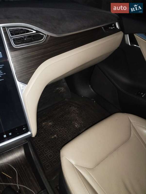 Лифтбек Tesla Model S 2015 в Кривом Роге фото 29 Лифтбек Tesla Model S 2015 в Кривом Роге