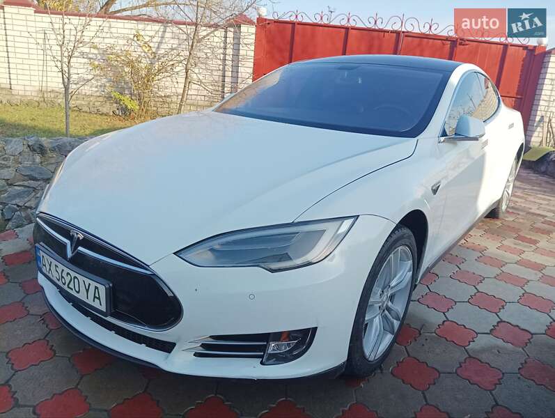 Лифтбек Tesla Model S 2014 в Днепре фото 2 Лифтбек Tesla Model S 2014 в Днепре