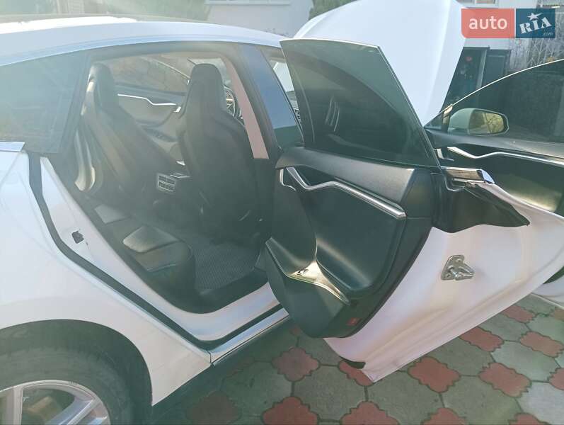 Лифтбек Tesla Model S 2014 в Днепре фото 20 Лифтбек Tesla Model S 2014 в Днепре