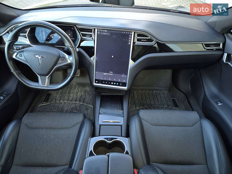 Лифтбек Tesla Model S 2017 в Радехове фото 12 Лифтбек Tesla Model S 2017 в Радехове