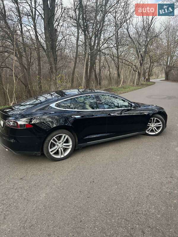 Лифтбек Tesla Model S 2015 в Одессе