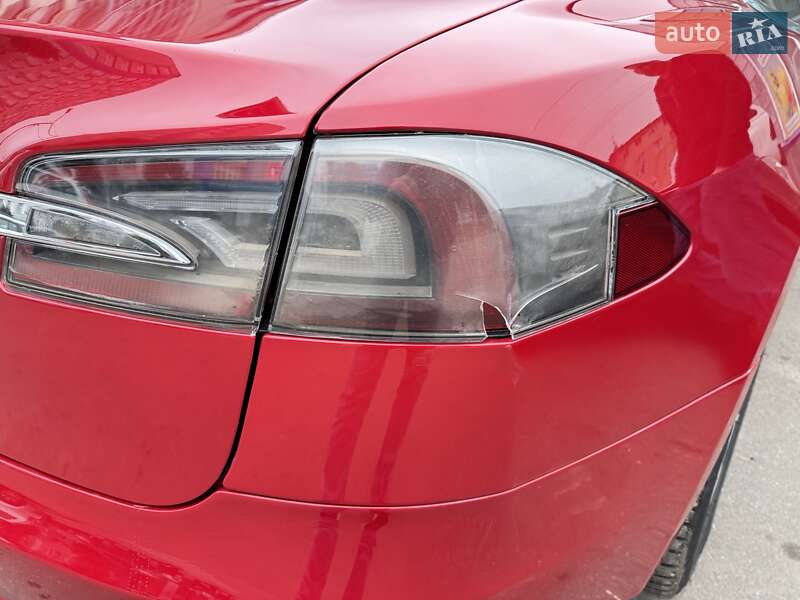 Лифтбек Tesla Model S 2014 в Полтаве фото 30 Лифтбек Tesla Model S 2014 в Полтаве