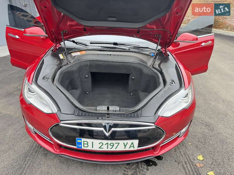 Лифтбек Tesla Model S 2014 в Полтаве фото 26 Лифтбек Tesla Model S 2014 в Полтаве