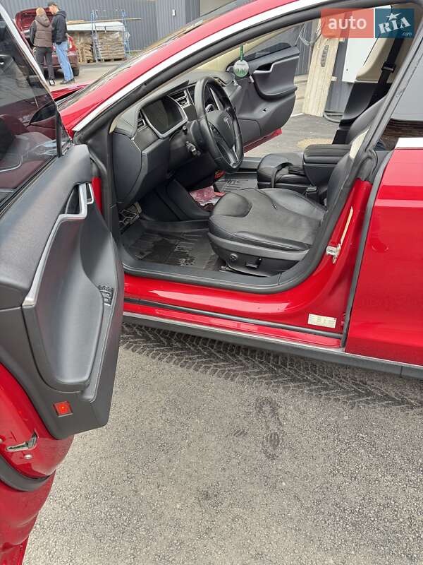 Лифтбек Tesla Model S 2014 в Полтаве фото 42 Лифтбек Tesla Model S 2014 в Полтаве