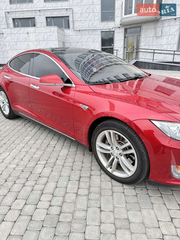 Лифтбек Tesla Model S 2014 в Полтаве фото 53 Лифтбек Tesla Model S 2014 в Полтаве