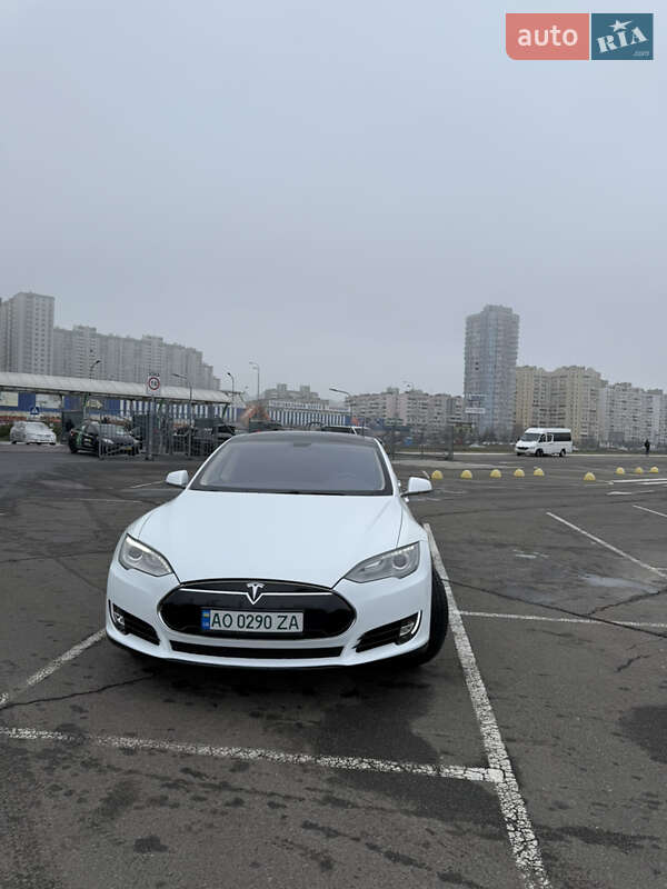 Лифтбек Tesla Model S 2013 в Киеве