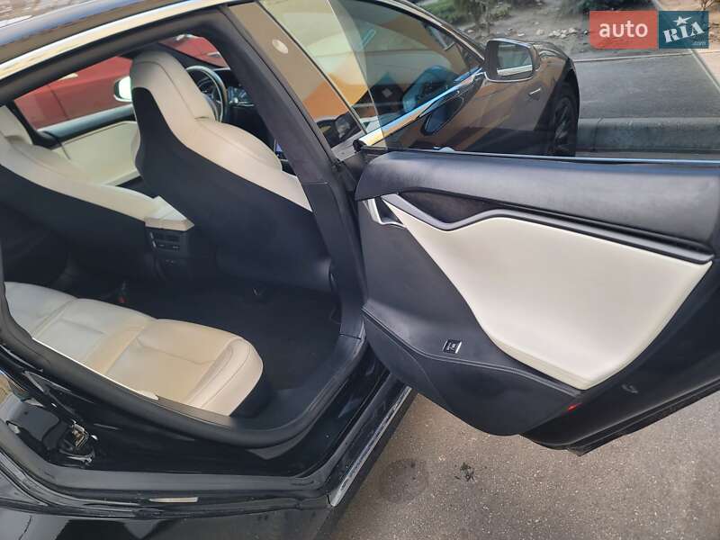 Лифтбек Tesla Model S 2019 в Броварах