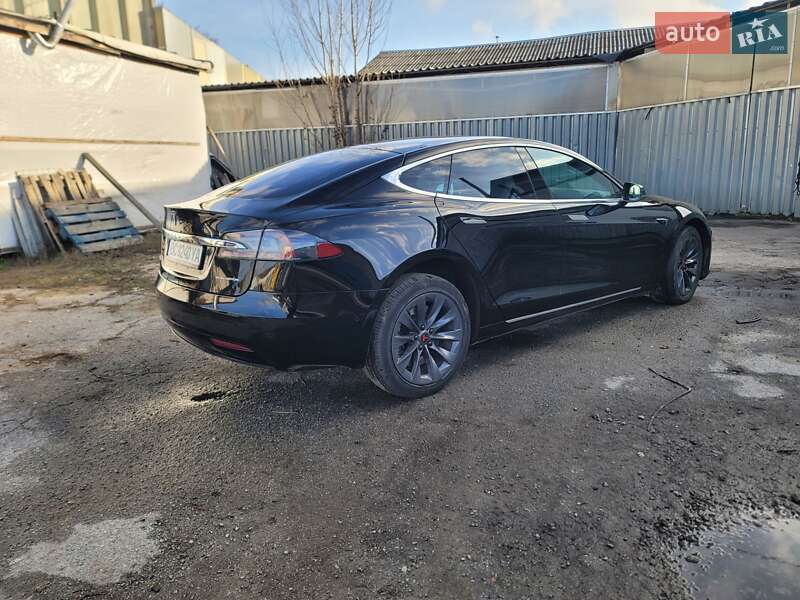 Лифтбек Tesla Model S 2019 в Броварах
