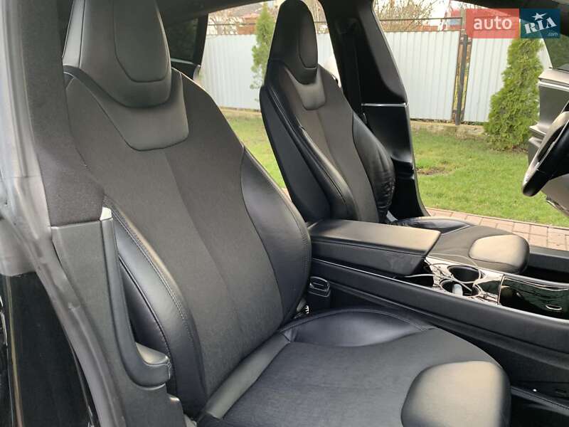 Ліфтбек Tesla Model S 2014 в Хмельницькому