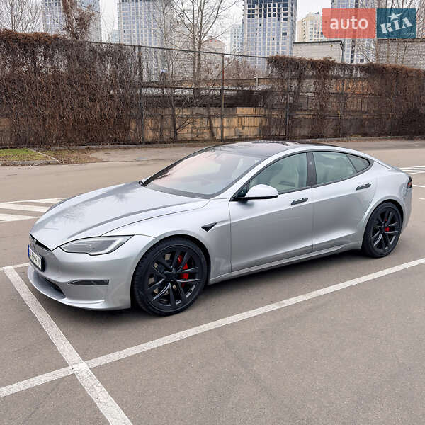 Лифтбек Tesla Model S 2024 в Киеве
