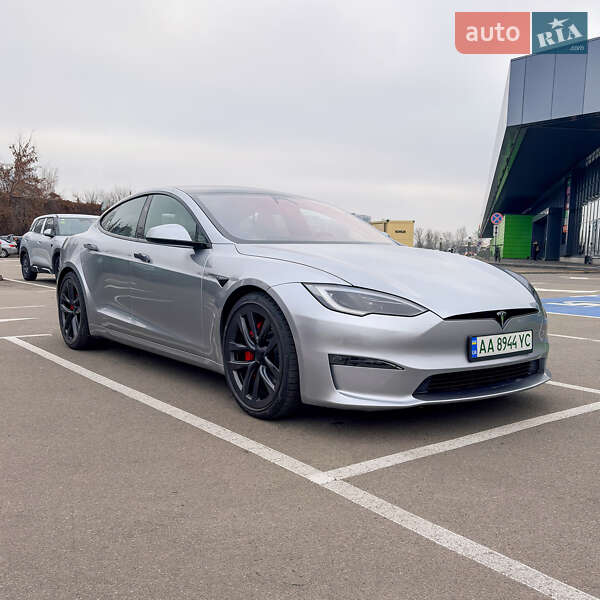 Лифтбек Tesla Model S 2024 в Киеве