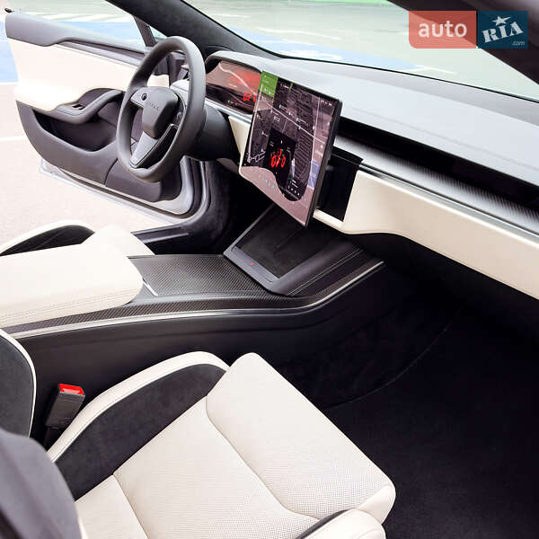 Лифтбек Tesla Model S 2024 в Киеве