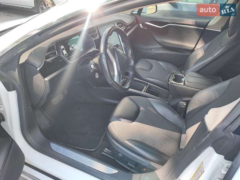 Лифтбек Tesla Model S 2016 в Николаеве фото 7 Лифтбек Tesla Model S 2016 в Николаеве