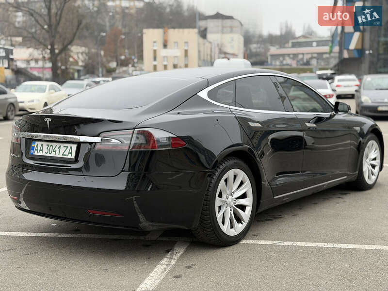Лифтбек Tesla Model S 2016 в Киеве