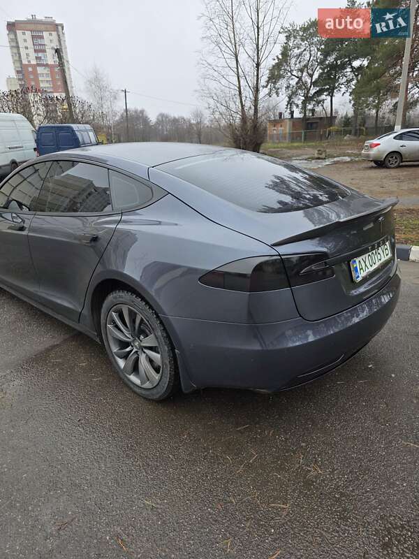 Лифтбек Tesla Model S 2016 в Харькове
