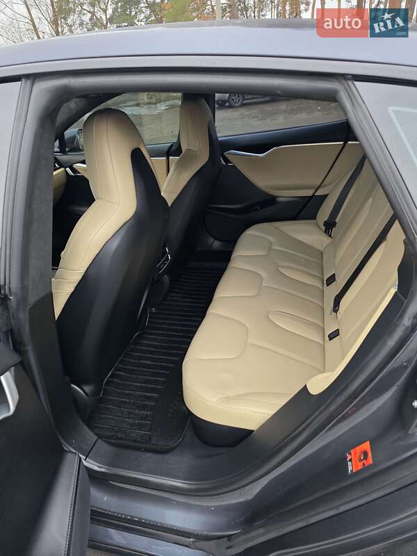 Лифтбек Tesla Model S 2016 в Харькове