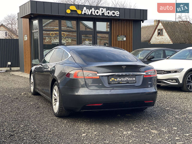 Лифтбек Tesla Model S 2017 в Луцке
