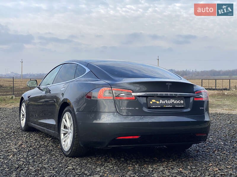 Лифтбек Tesla Model S 2017 в Луцке