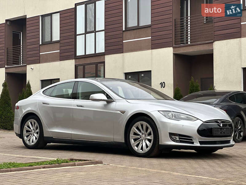 Лифтбек Tesla Model S 2015 в Одессе
