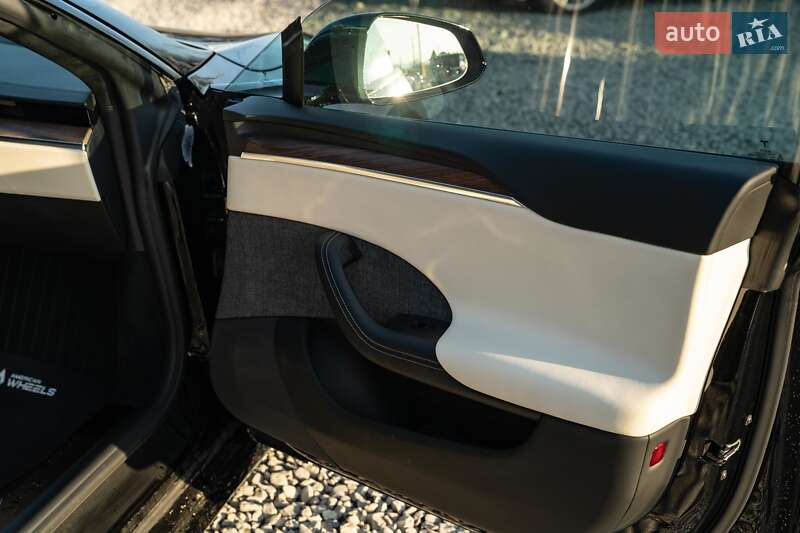 Лифтбек Tesla Model S 2021 в Черновцах фото 41 Лифтбек Tesla Model S 2021 в Черновцах