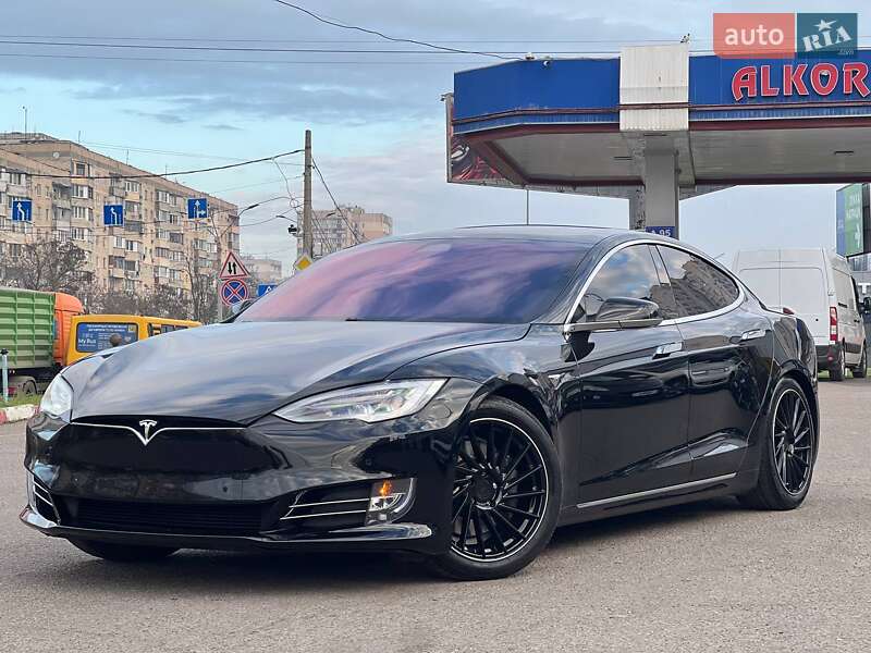 Лифтбек Tesla Model S 2019 в Одессе