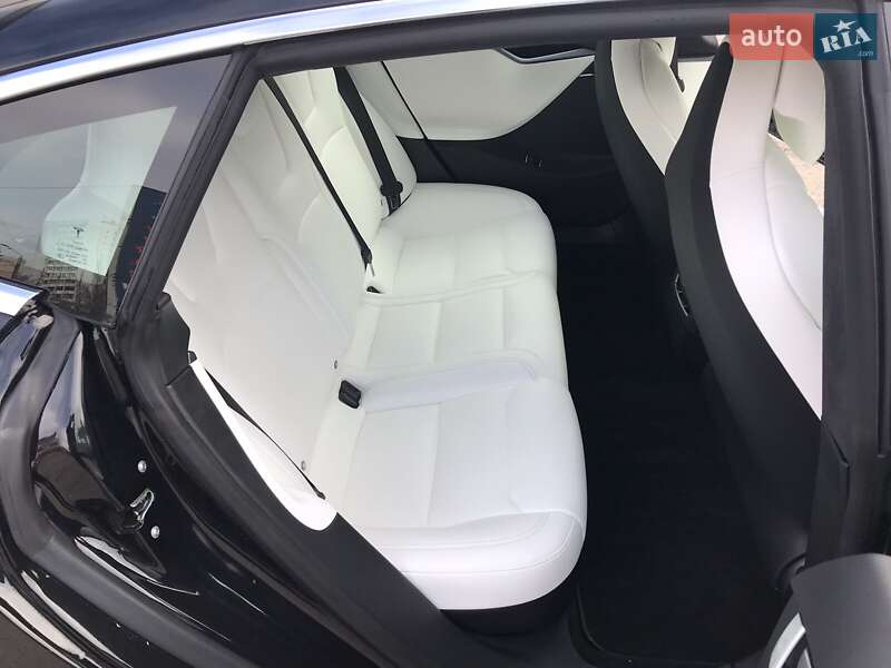 Лифтбек Tesla Model S 2019 в Одессе