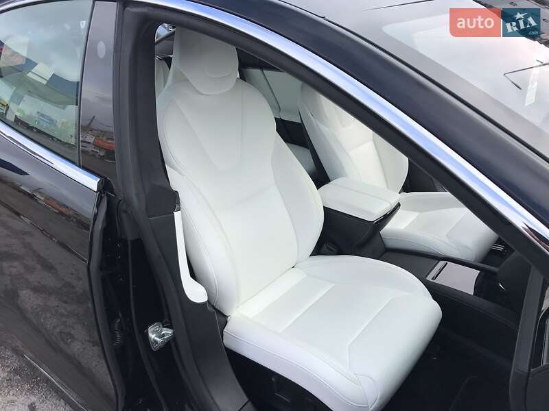 Лифтбек Tesla Model S 2019 в Одессе