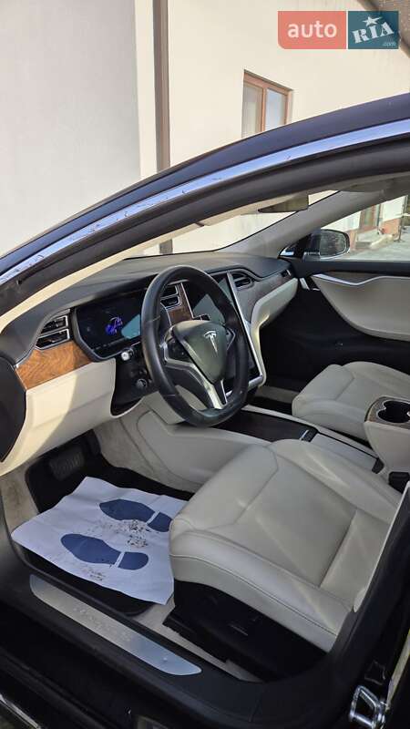 Лифтбек Tesla Model S 2018 в Луцке