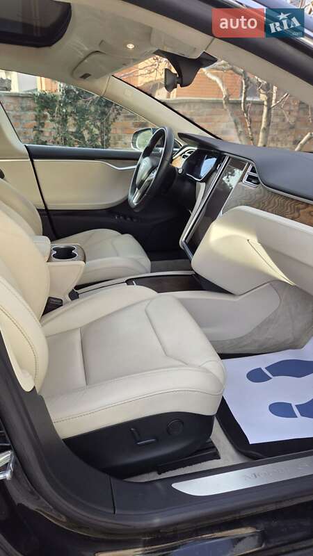 Лифтбек Tesla Model S 2018 в Луцке