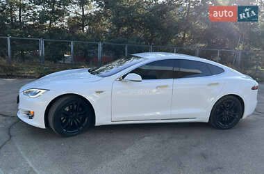 Лифтбек Tesla Model S 2016 в Самборе
