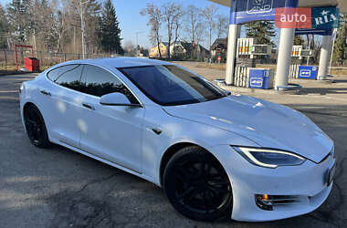 Лифтбек Tesla Model S 2016 в Самборе
