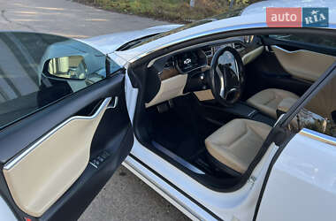 Лифтбек Tesla Model S 2016 в Самборе