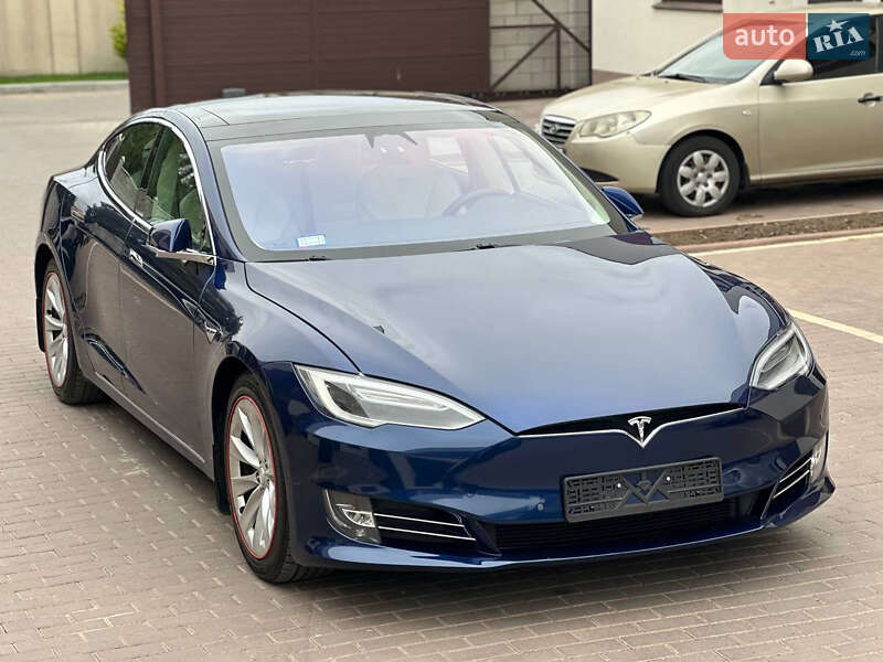 Лифтбек Tesla Model S 2017 в Одессе