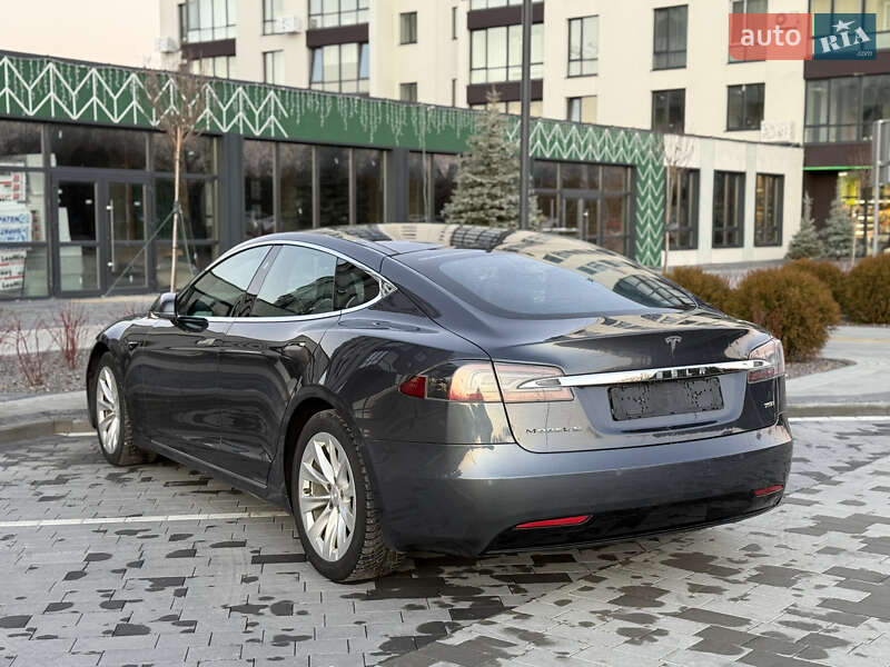 Лифтбек Tesla Model S 2018 в Городке