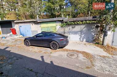Лифтбек Tesla Model S 2018 в Вышгороде