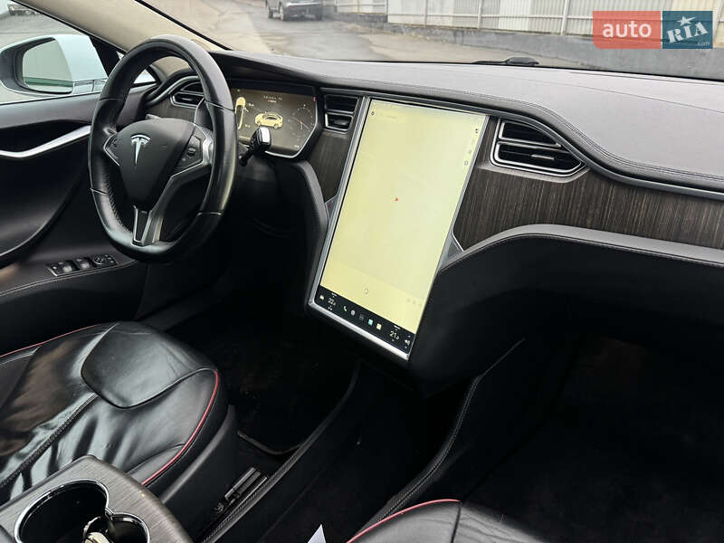 Лифтбек Tesla Model S 2014 в Виннице