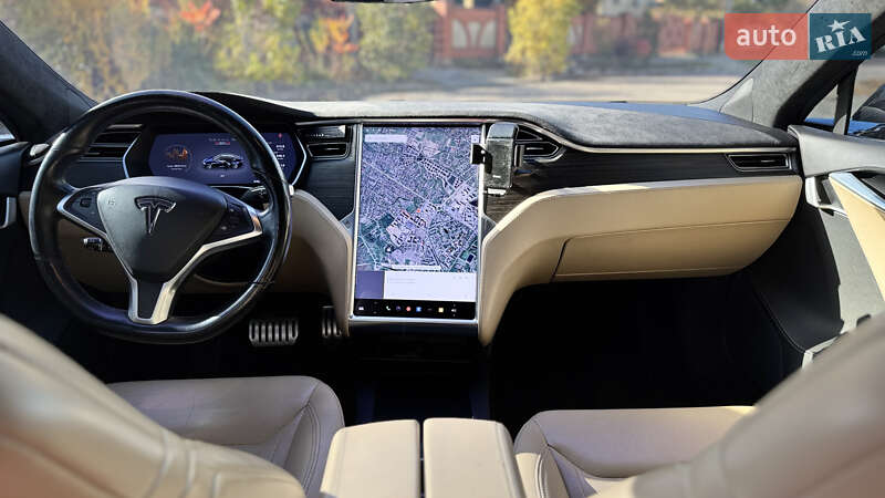 Лифтбек Tesla Model S 2014 в Ивано-Франковске
