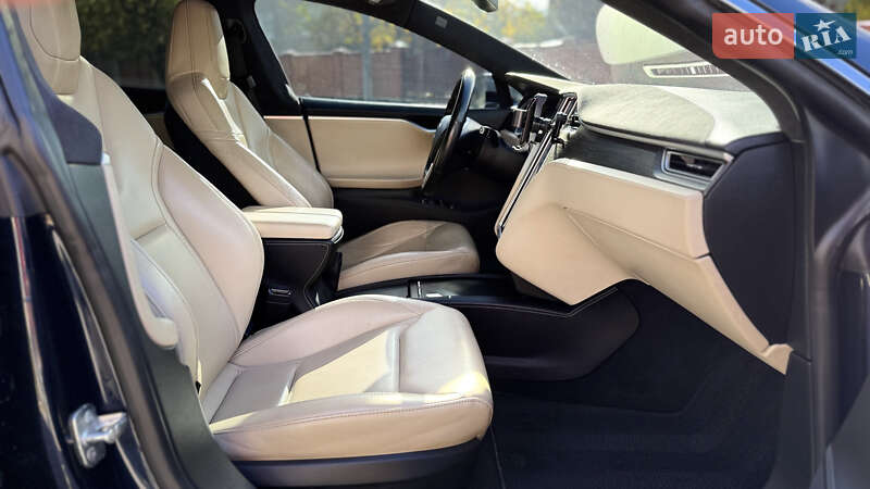 Лифтбек Tesla Model S 2014 в Ивано-Франковске