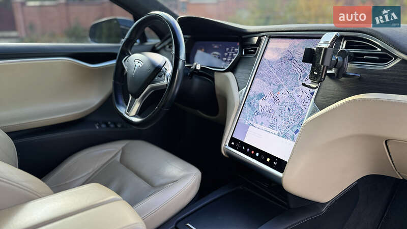 Лифтбек Tesla Model S 2014 в Ивано-Франковске
