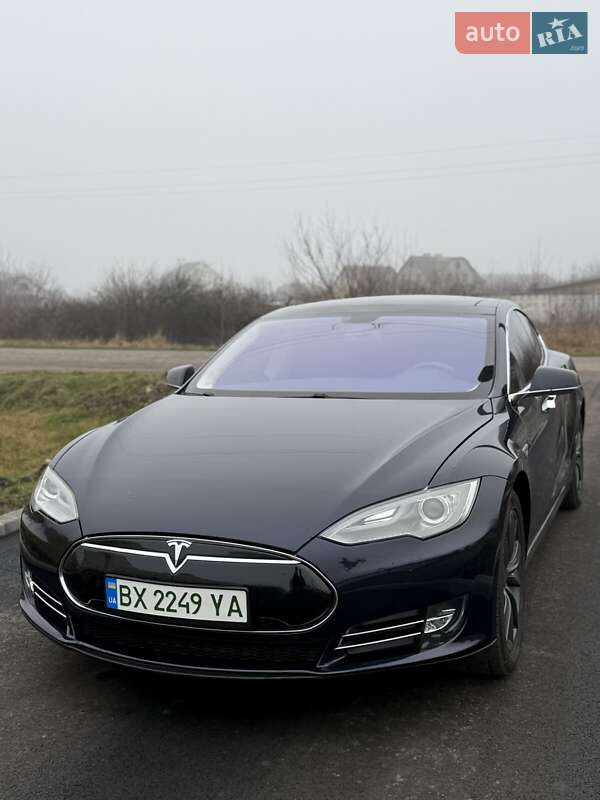 Tesla Model S 2014