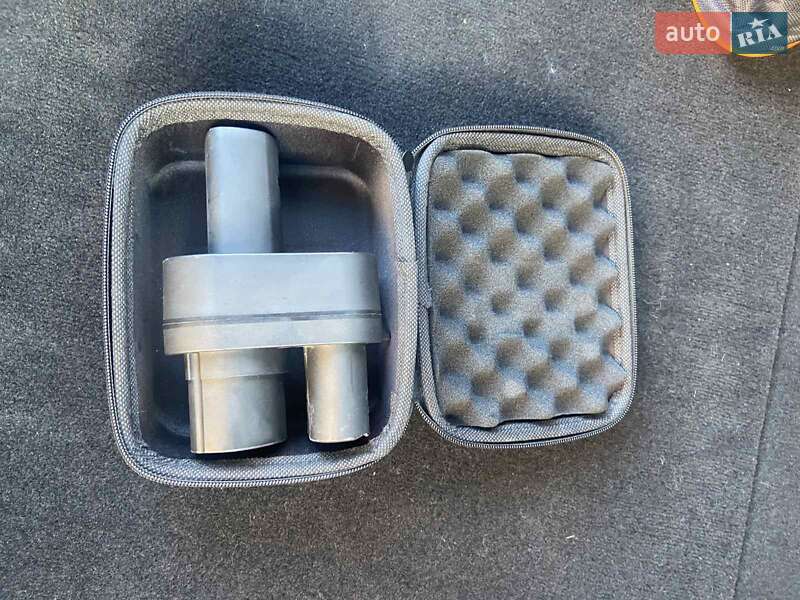 Лифтбек Tesla Model S 2014 в Хмельницком фото 32 Лифтбек Tesla Model S 2014 в Хмельницком